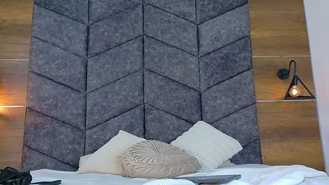 AnnieRouse   online show from 03-26-26, 11:41