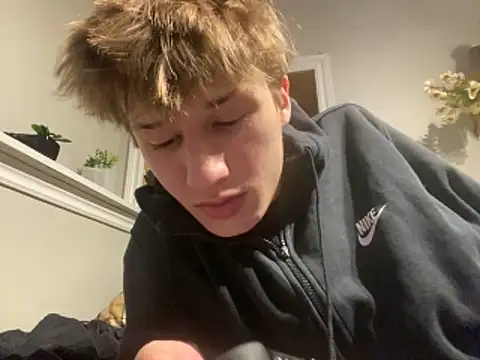 yourwhiteboy1 online show from 03-08-26, 01:11