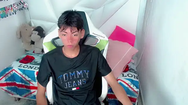 Liarr  online show from 04-29-26, 02:05