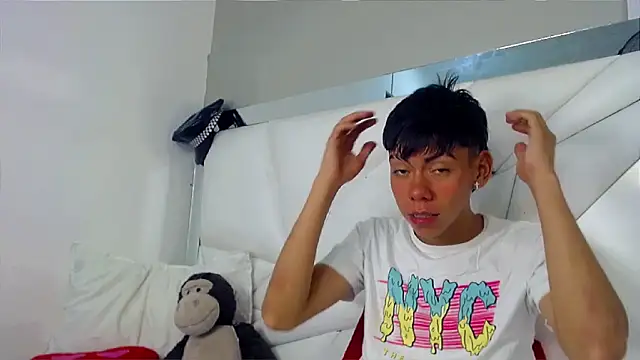 Liarr  online show from 04-10-26, 08:16