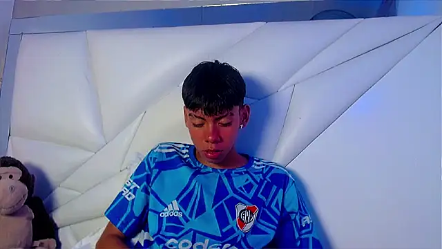 Liarr  online show from 04-13-26, 08:46