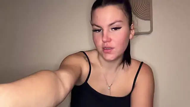 kiaraaaa75 online show from 02-03-26, 06:24