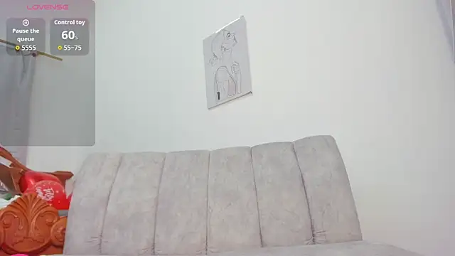 velvetluna  online show from 04-10-26, 03:08