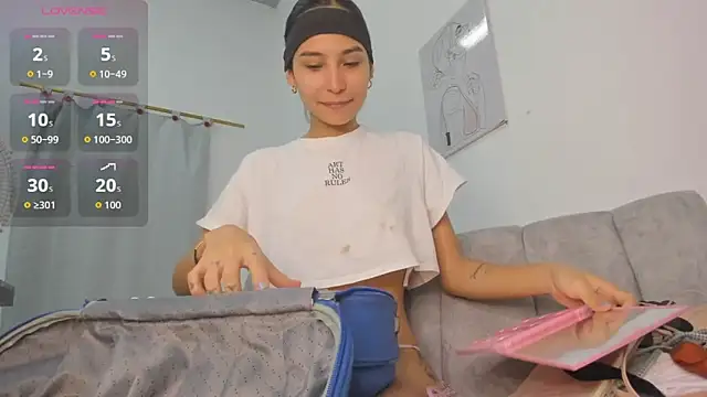 velvetluna  online show from 05-08-26, 01:04