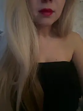 Snapshot of NikkiMis chatting on 02-10-26, 07:29 NikkiMis online show from 02-10-26, 07:29