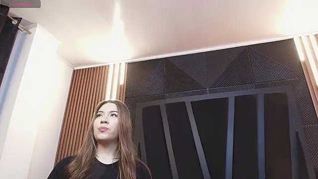 Hanna Becker  online show from 03-04-26, 11:07