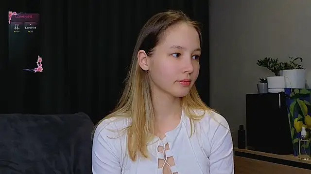 Snapshot of y0ur_sunshinee chatting on 02-26-26, 09:59 y0ur sunshinee online show from 02-26-26, 09:59