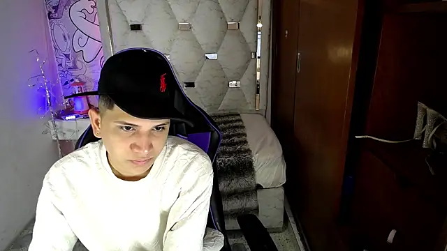 Black diamondd  online show from 04-14-26, 03:17