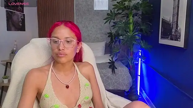 saphire  online show from 04-15-26, 03:23