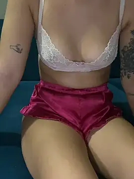 Snapshot of cansuuxx35 chatting on 02-04-26, 08:04 cansuuxx35 online show from 02-04-26, 08:04