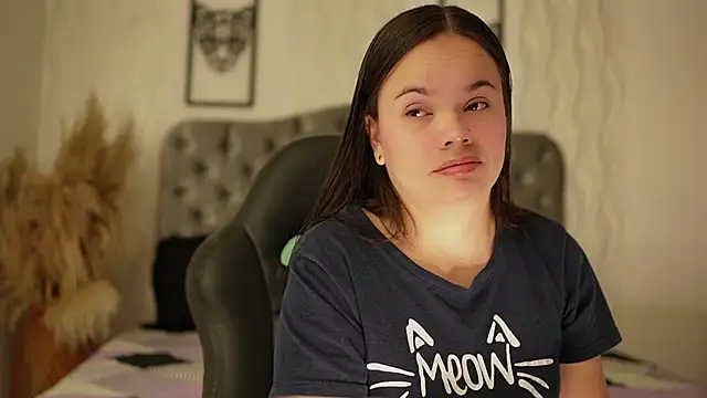 katt eyes  online show from 02-08-26, 01:42