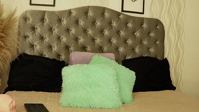 katt eyes  online show from 03-20-26, 01:34