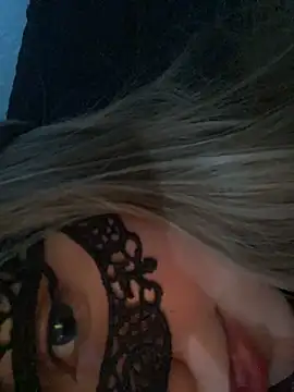 Snapshot of Karenhot11 chatting on 02-27-26, 10:31 Karenhot11 online show from 02-27-26, 10:31