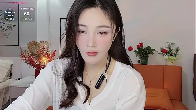 Snapshot of Lisa-295188 chatting on 02-27-26, 07:19 Lisa-295188 online show from 02-27-26, 07:19