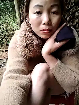 Ella-aa online show from 03-06-26, 09:15