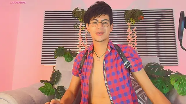 ThiiagoSaeenz online show from 05-28-26, 05:48