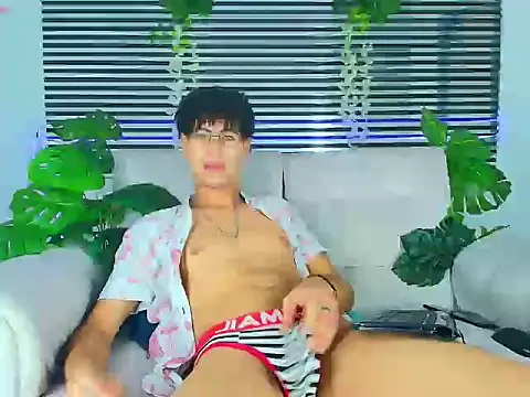 ThiiagoSaeenz online show from 04-14-26, 05:34