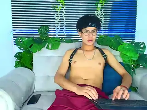 ThiiagoSaeenz online show from 03-13-26, 05:45