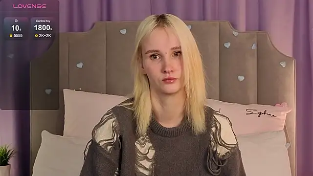 Snapshot of CrystalLili chatting on 02-18-26, 03:48 CrystalLili online show from 02-18-26, 03:48