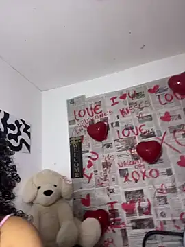 Nia13 online show from 02-15-26, 06:36