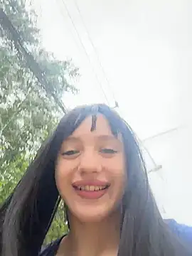 Snapshot of MiaTee chatting on 05-08-26, 01:42 MiaTee online show from 05-08-26, 01:42