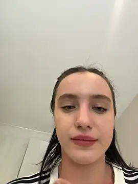 MiaTee online show from 03-20-26, 03:40