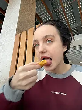 MiaTee online show from 02-08-26, 04:10