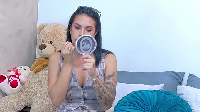 Snapshot of AndiVasquez chatting on 07-09-26, 01:43 AndiVasquez online show from 07-09-26, 01:43