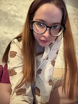 Snapshot of MalliSun chatting on 02-18-26, 06:15 MalliSun online show from 02-18-26, 06:15