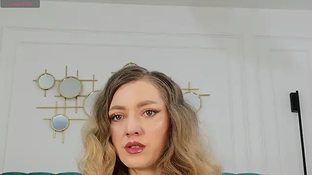 IrisLayne online show from 04-20-26, 04:37