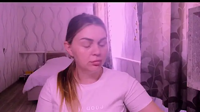 MagicKatarina  online show from 04-07-26, 06:15