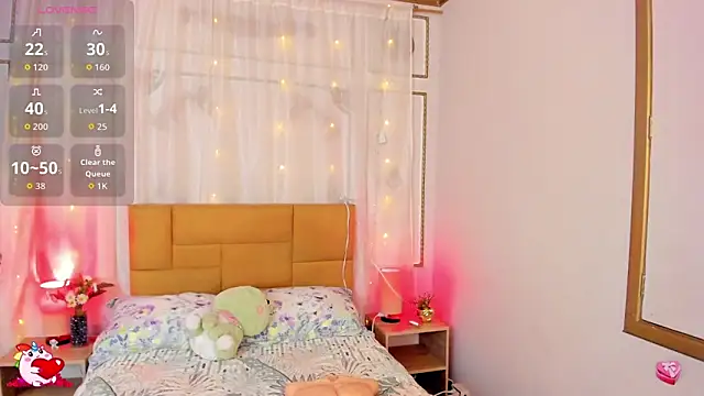 Snapshot of Kylie_Gomez chatting on 02-04-26, 12:11 Kylie Gomez online show from 02-04-26, 12:11