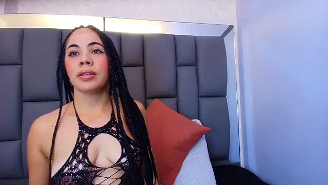 melany roberts  online show from 05-26-26, 03:04