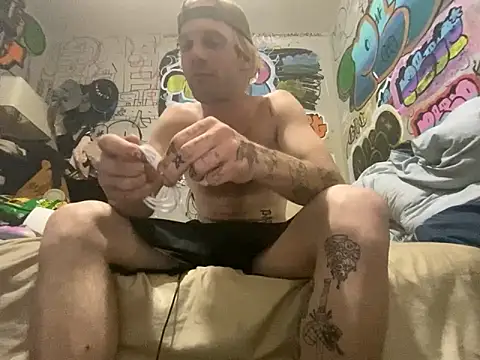 Snapshot of gothboiplzty chatting on 06-10-26, 04:24 gothboiplzty online show from 06-10-26, 04:24