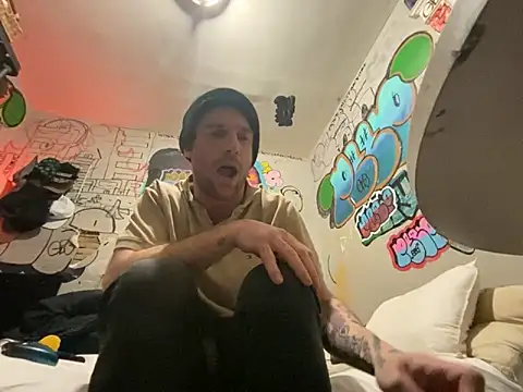 Snapshot of gothboiplzty chatting on 02-18-26, 01:36 gothboiplzty online show from 02-18-26, 01:36