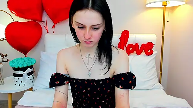 Snapshot of NancyGlo chatting on 02-14-26, 01:33 NancyGlo online show from 02-14-26, 01:33