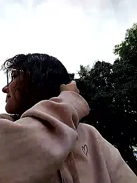 Snapshot of Melissa_giratt chatting on 02-20-26, 10:01 Melissa giratt online show from 02-20-26, 10:01