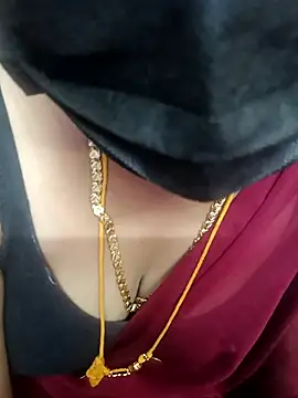 Snapshot of Madhusri_Tamil_Telugu chatting on 04-30-26, 12:45 Madhusri Tamil Telugu online show from 04-30-26, 12:45