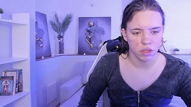 Snapshot of Madison_dolly chatting on 02-23-26, 02:02 Madison dolly online show from 02-23-26, 02:02