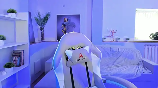 Snapshot of Madison_dolly chatting on 04-04-26, 08:43 Madison dolly online show from 04-04-26, 08:43