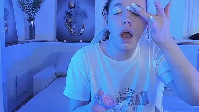 Snapshot of Madison_dolly chatting on 03-03-26, 02:07 Madison dolly online show from 03-03-26, 02:07