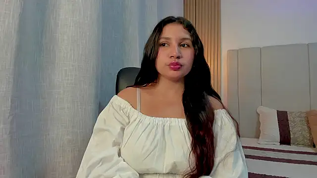 Victoria Rosee online show from 04-21-26, 12:45