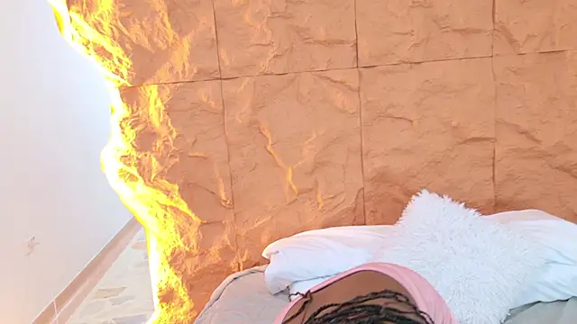 Nahomi Williams  online show from 03-19-26, 12:49