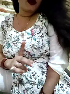 Snapshot of PARI51 chatting on 06-19-26, 08:14 PARI51 online show from 06-19-26, 08:14