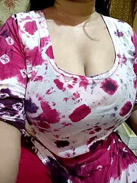Snapshot of PARI51 chatting on 05-17-26, 07:58 PARI51 online show from 05-17-26, 07:58