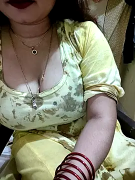 Snapshot of PARI51 chatting on 06-06-26, 07:52 PARI51 online show from 06-06-26, 07:52