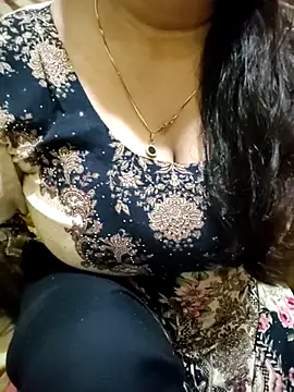 Snapshot of PARI51 chatting on 06-14-26, 07:59 PARI51 online show from 06-14-26, 07:59