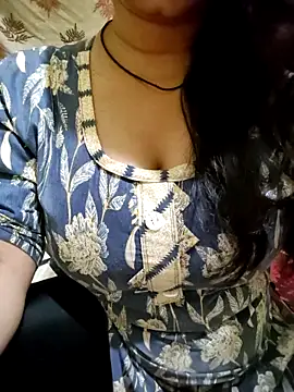 Snapshot of PARI51 chatting on 05-26-26, 07:45 PARI51 online show from 05-26-26, 07:45