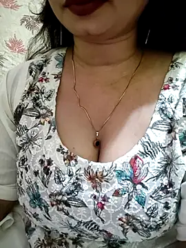 Snapshot of PARI51 chatting on 07-10-26, 08:31 PARI51 online show from 07-10-26, 08:31