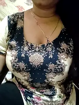 Snapshot of PARI51 chatting on 07-18-26, 08:06 PARI51 online show from 07-18-26, 08:06